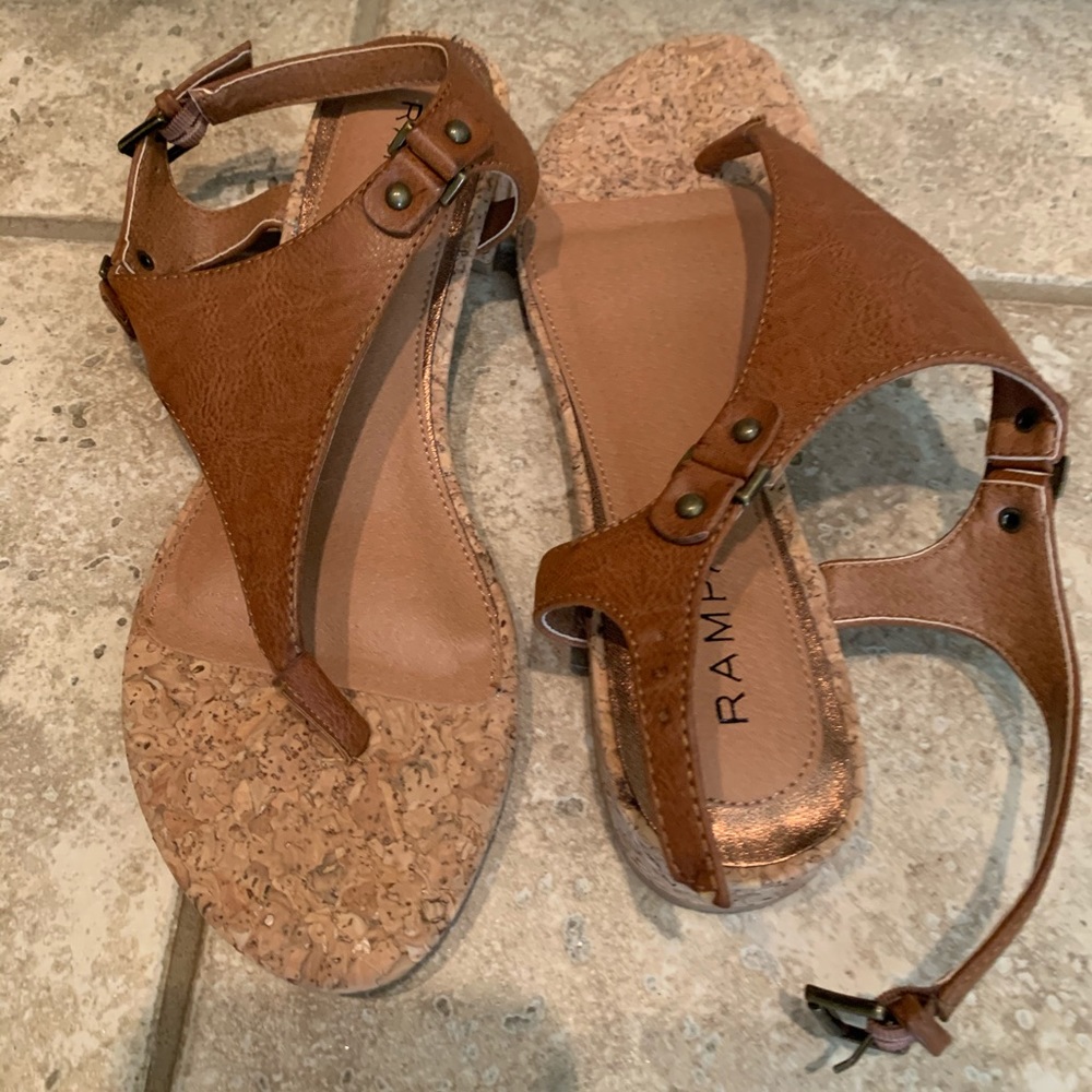 Thong sandals